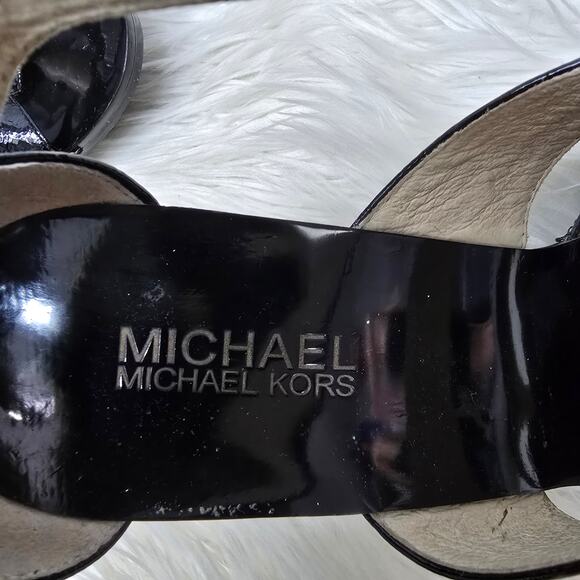 MICHAEL KORS Wide Width Berkley T-Strap Sandals Heels 10 M Black Patent Leather - Picture 11 of 11